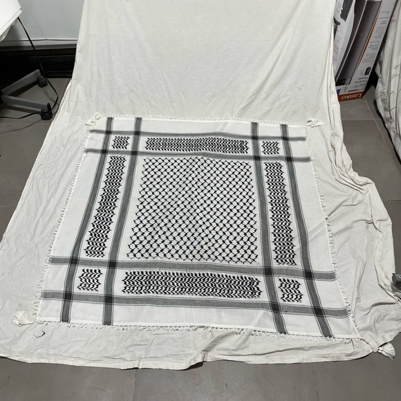 Houndstooth scarf, Keffiyeh, Arafat Hatta, cotton wide scarf with tassels, - Picture 7 of 10